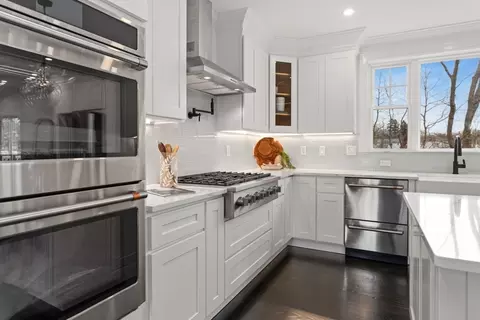 Kitchen - 28 Herbert Ave, Saugus, MA 01906 photo 4 of 8