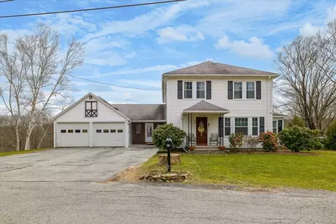 99 Breakneck Rd, Southbridge, MA 01550