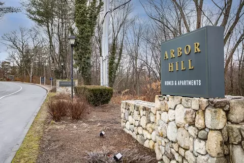 119 Tall Oaks Dr #I, Weymouth, MA 02190