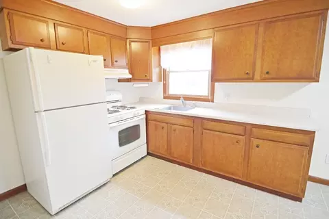 Kitchen - 122 Garnet St, Springfield, MA 01129 photo 2 of 3