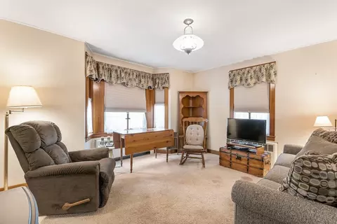 23 E Union St, Ashland, MA 01721 photo 2