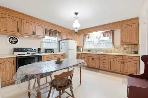23 E Union St, Ashland, MA 01721 photo 5