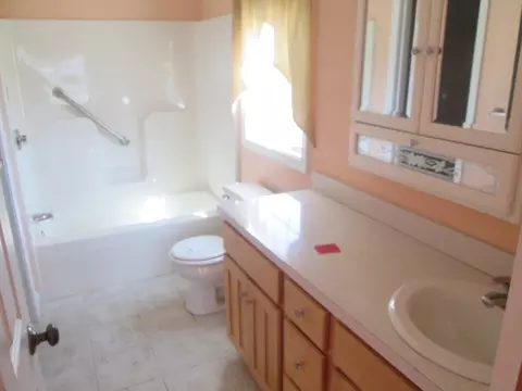Bath - 32 Rena St, Worcester, MA 01604 photo 1 of 5