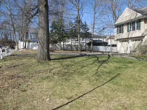 Exterior - 32 Rena St, Worcester, MA 01604 photo 11 of 11