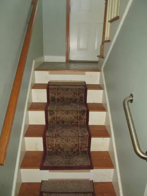 Entry Way - 32 Rena St, Worcester, MA 01604 photo 4 of 4