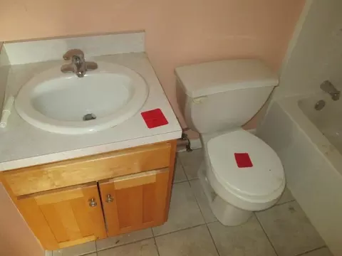 Bath - 32 Rena St, Worcester, MA 01604 photo 2 of 5