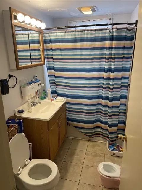 Bath - 27 Granby Rd, Worcester, MA 01604 photo 2 of 3