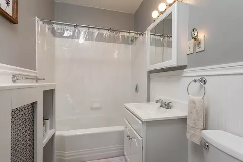 Bath - 3 Bay State Rd, Worcester, MA 01606 photo 2 of 2