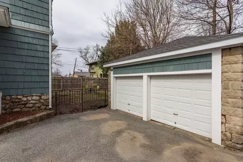Exterior - 3 Bay State Rd, Worcester, MA 01606 photo 4 of 6
