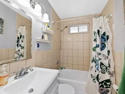 Bath - 10 Edith Ave #1, Everett, MA 02149 photo 1 of 1
