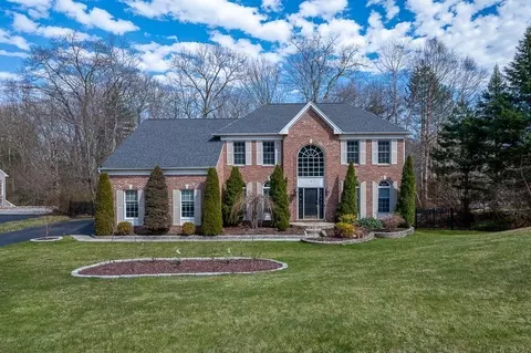7 Appaloosa Dr, Grafton, MA 01536