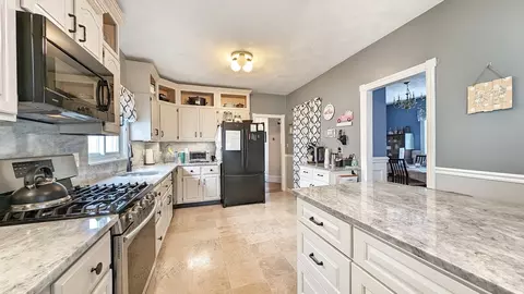 58 Cedar St, Everett, MA 02149 photo 3