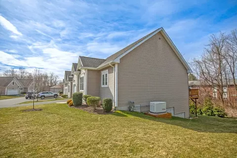 Exterior - 6 Elmcrest Dr #6, Chicopee, MA 01013 photo 2 of 9