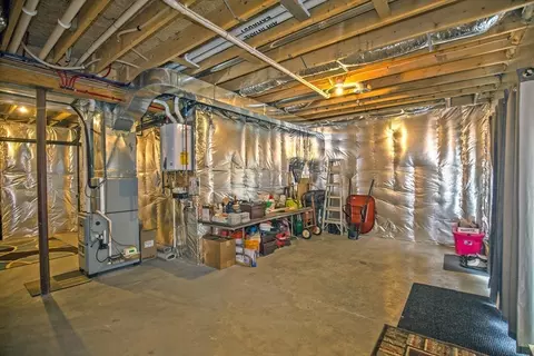 Exterior - 6 Elmcrest Dr #6, Chicopee, MA 01013 photo 3 of 9