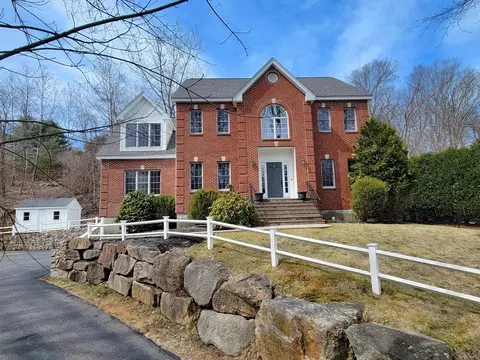 121 Cedar St, Ashland, MA 01721