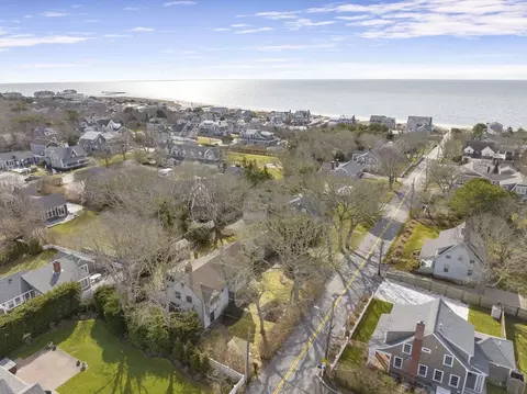 35 Pilgrim Rd, Harwich, MA 02646
