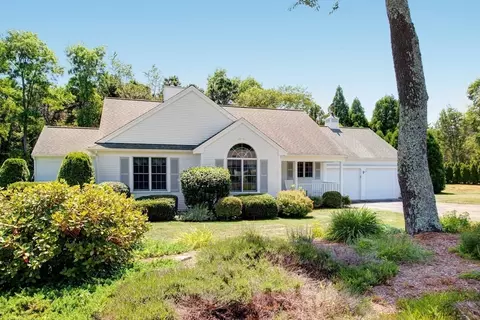 63 Acadia Dr, Barnstable, MA 02648