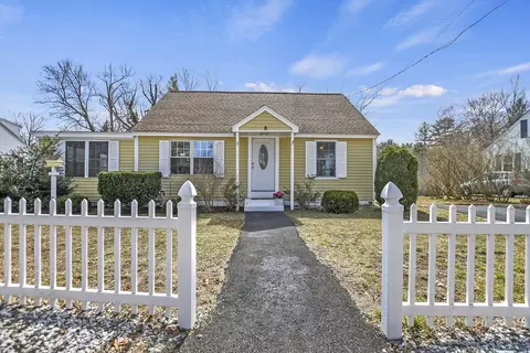 8 Alpine St, Billerica, MA 01862