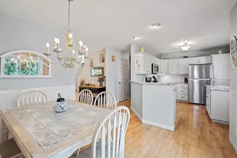 Dining - 11 Shore Dr, Mashpee, MA 02649 photo 2 of 3