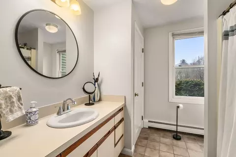 Bath - 8 Fieldstone St #8, Upton, MA 01568 photo 2 of 2