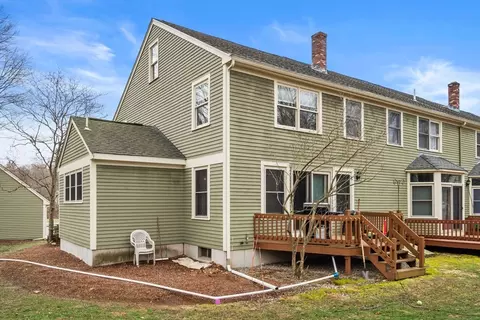 Exterior - 8 Fieldstone St #8, Upton, MA 01568 photo 4 of 8