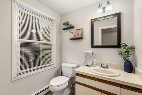 Bath - 8 Fieldstone St #8, Upton, MA 01568 photo 1 of 2