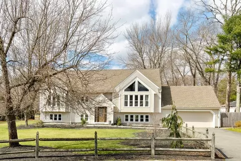 54 Sunrise Ter, Stoughton, MA 02072