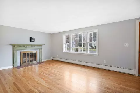 Living - 338 Maple Rd, Longmeadow, MA 01106 photo 2 of 2