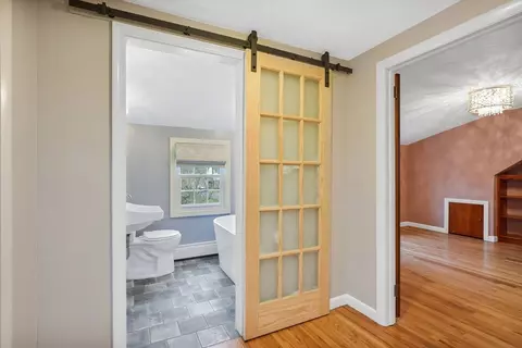 Bath - 338 Maple Rd, Longmeadow, MA 01106 photo 4 of 5