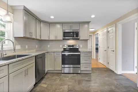 Kitchen - 338 Maple Rd, Longmeadow, MA 01106 photo 2 of 6