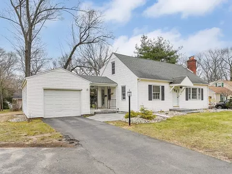 338 Maple Rd, Longmeadow, MA 01106