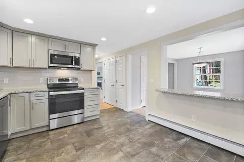 Kitchen - 338 Maple Rd, Longmeadow, MA 01106 photo 3 of 6