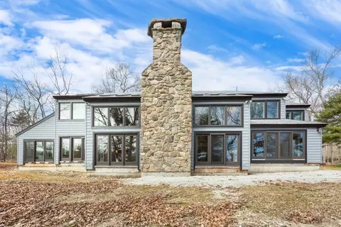 355 Pond St 255 Mill St, Uxbridge, MA 01569