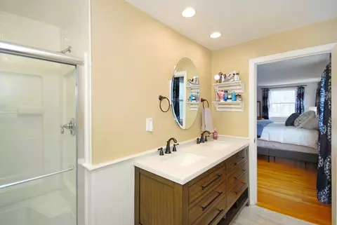 Bath - 1 Hatch Rd, Acton, MA 01720 photo 5 of 5