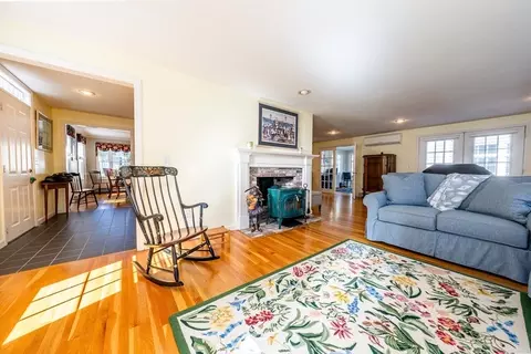 Living - 465 Cotuit Bay Dr, Barnstable, MA 02635 photo 2 of 5