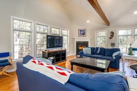 Living - 465 Cotuit Bay Dr, Barnstable, MA 02635 photo 4 of 5