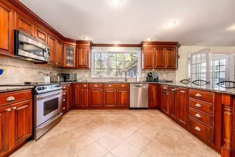 Kitchen - 465 Cotuit Bay Dr, Barnstable, MA 02635 photo 1 of 3
