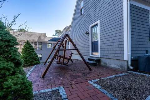 Exterior - 465 Cotuit Bay Dr, Barnstable, MA 02635 photo 4 of 7