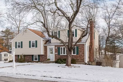 16 Old Coach Rd, Braintree, MA 02184