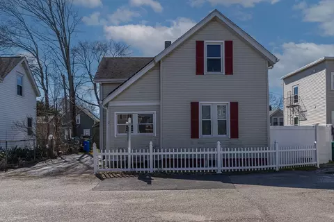 2 James Ct, Attleboro, MA 02703
