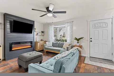 Living - 63 Timrod Dr # -B, Worcester, MA 01603 photo 2 of 4