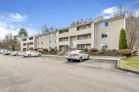 129 Quaker Hwy #16, Uxbridge, MA 01569