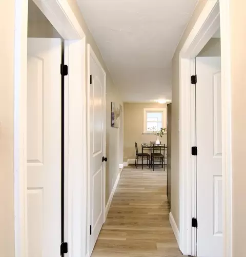 Entry Way - 1295 Bay St, Springfield, MA 01109 photo 1 of 3