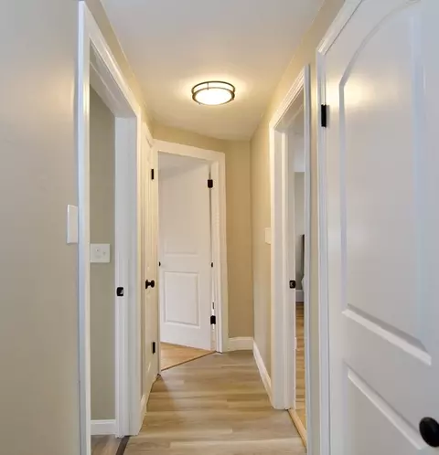 Entry Way - 1295 Bay St, Springfield, MA 01109 photo 2 of 3
