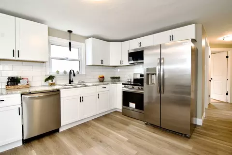 Kitchen - 1295 Bay St, Springfield, MA 01109 photo 2 of 5