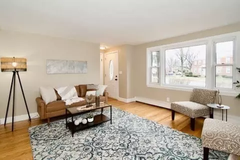 Living - 1295 Bay St, Springfield, MA 01109 photo 4 of 6