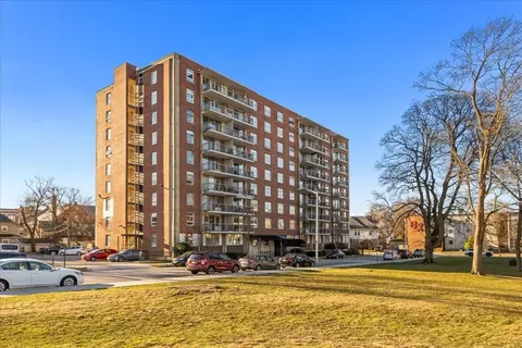 80 Salisbury St #401, Worcester, MA 01609