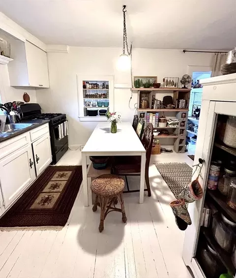 59 Burghardt St, Springfield, MA 01109 photo 8