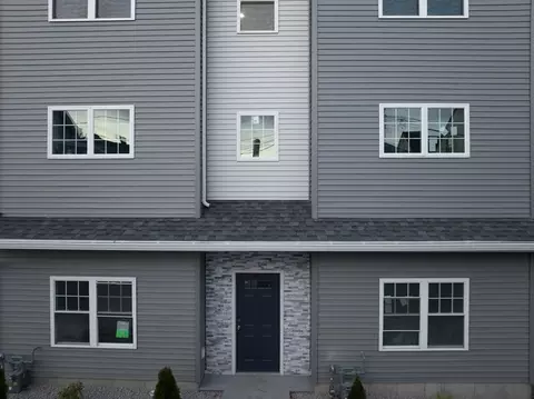 Exterior - 550 Spring St #5, Fall River, MA 02721 photo 2 of 3