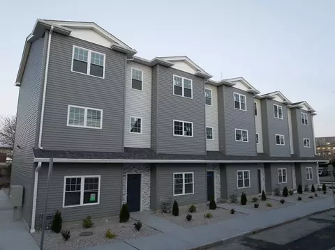 Exterior - 550 Spring St #5, Fall River, MA 02721 photo 3 of 3